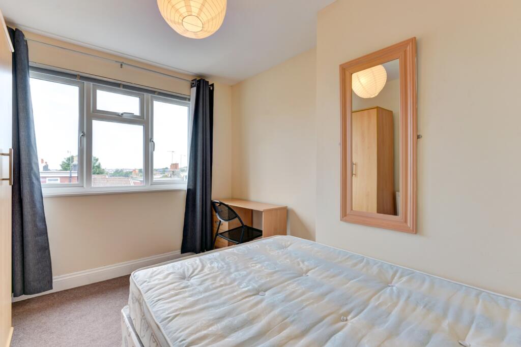 97 Whippingham Road Bedroom 6 (4)