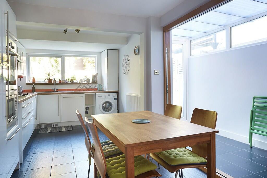 Kit/Breakfast Room