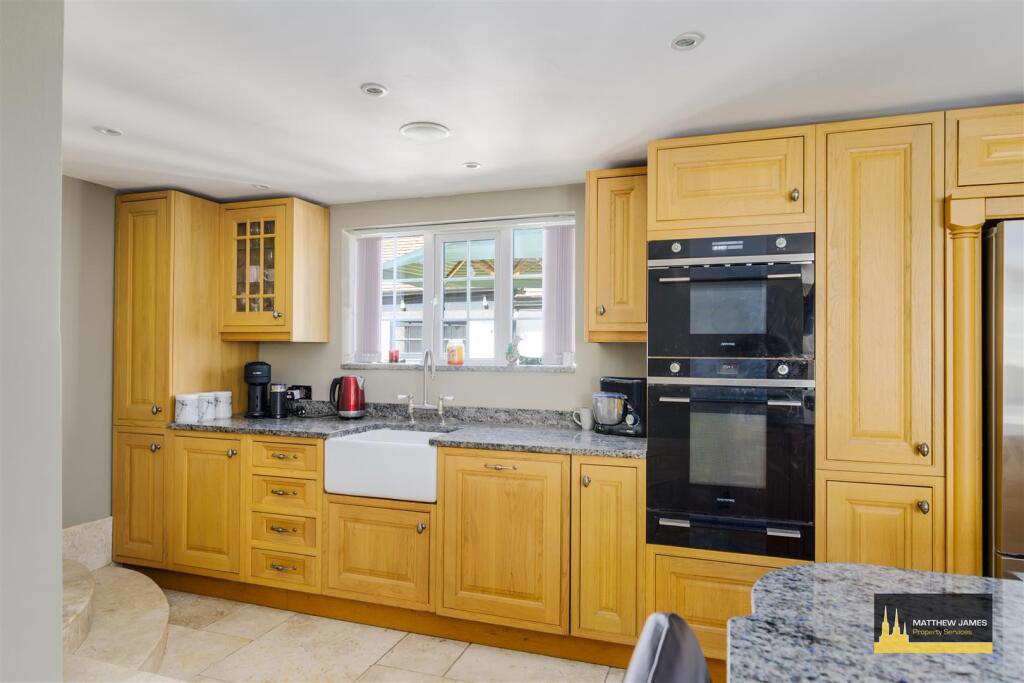 Kitchen / Breakfast Room