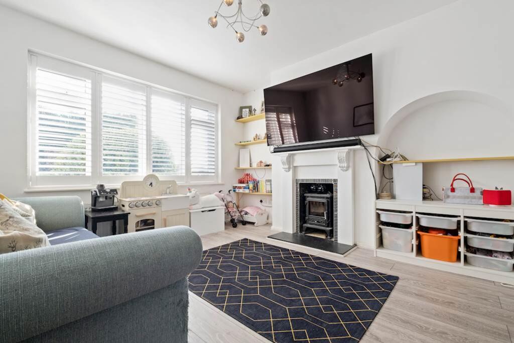 Front reception room