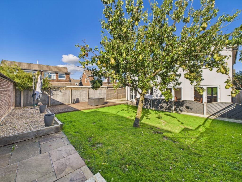 CAM02093G0-PR0058-STILL046