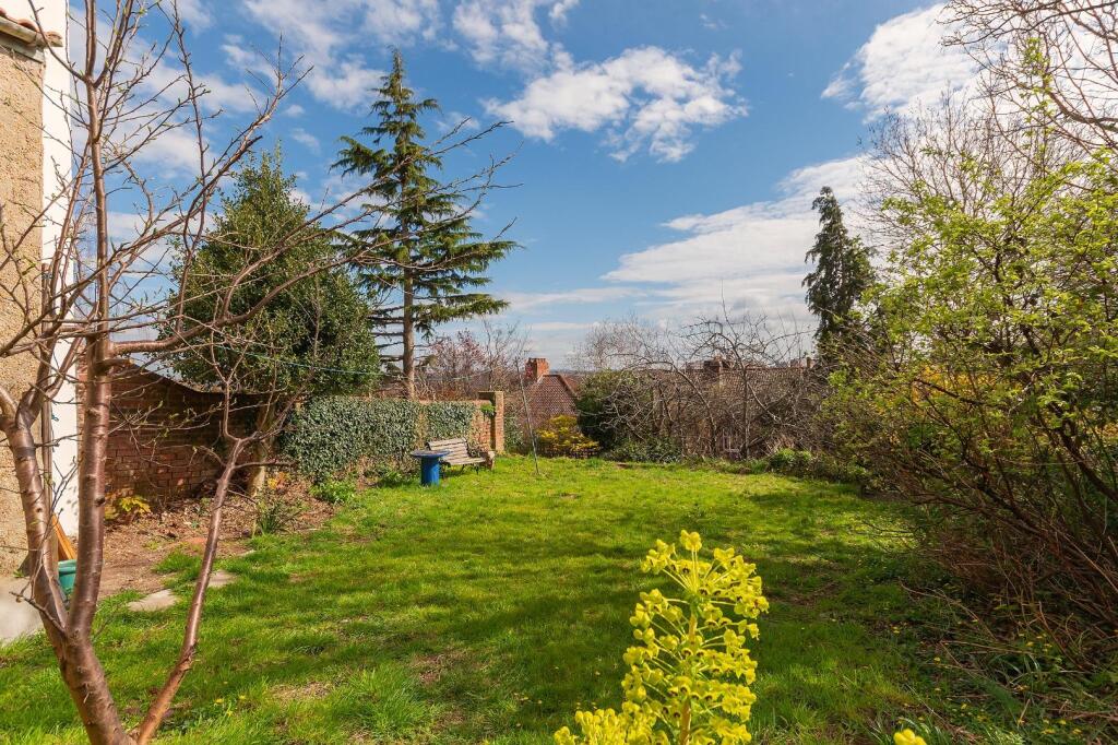 2F6RMR - External I.jpg