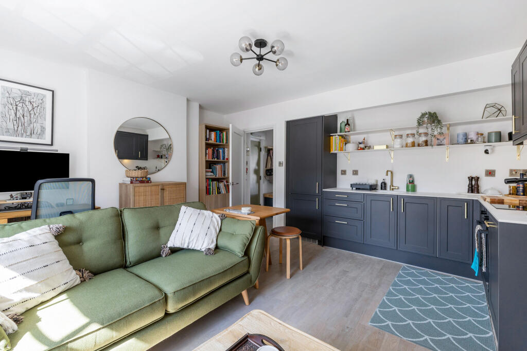 Sitting Room/Kitchen