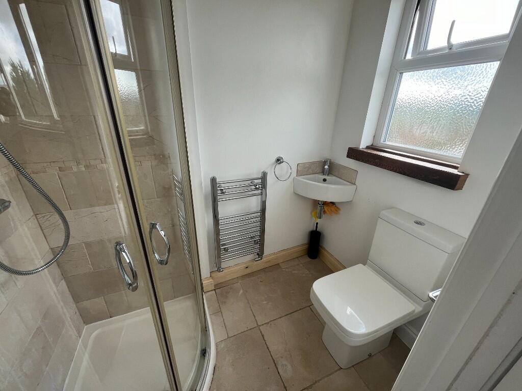 Loft Room's En-Suite