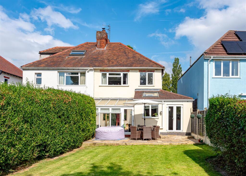 109 Pinfold Lane-Garden 2.jpg