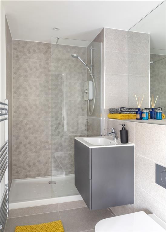 28.04.21 - Stratf...