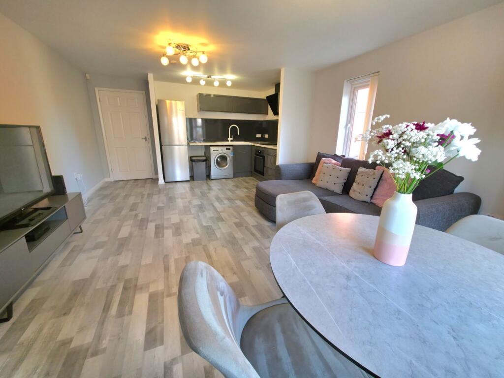 Lounge/Dining/Kitche