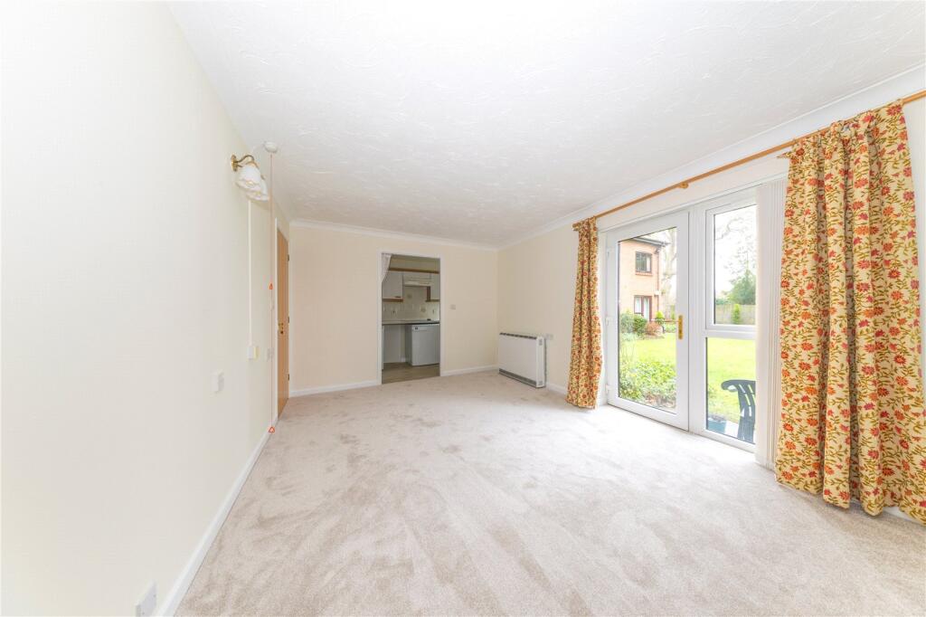 Sitting/Dining Room