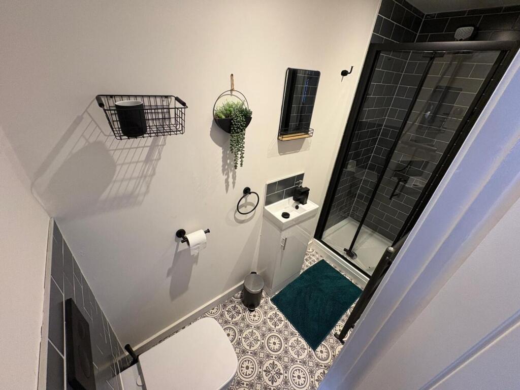 Room 6 En-suite