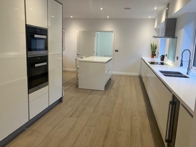 Kitchen 1.jpg