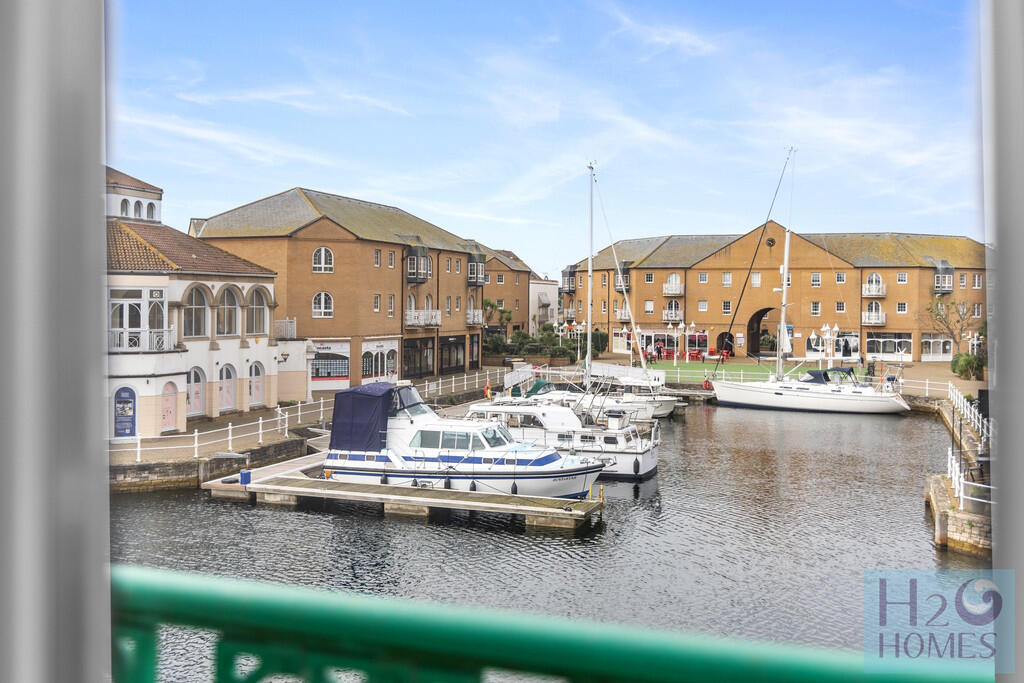 Trafalgar Gate, 8...