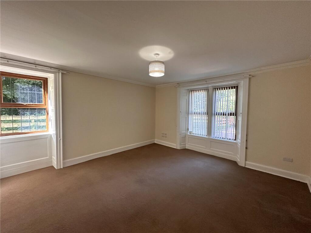 Sitting Room/Bed 4