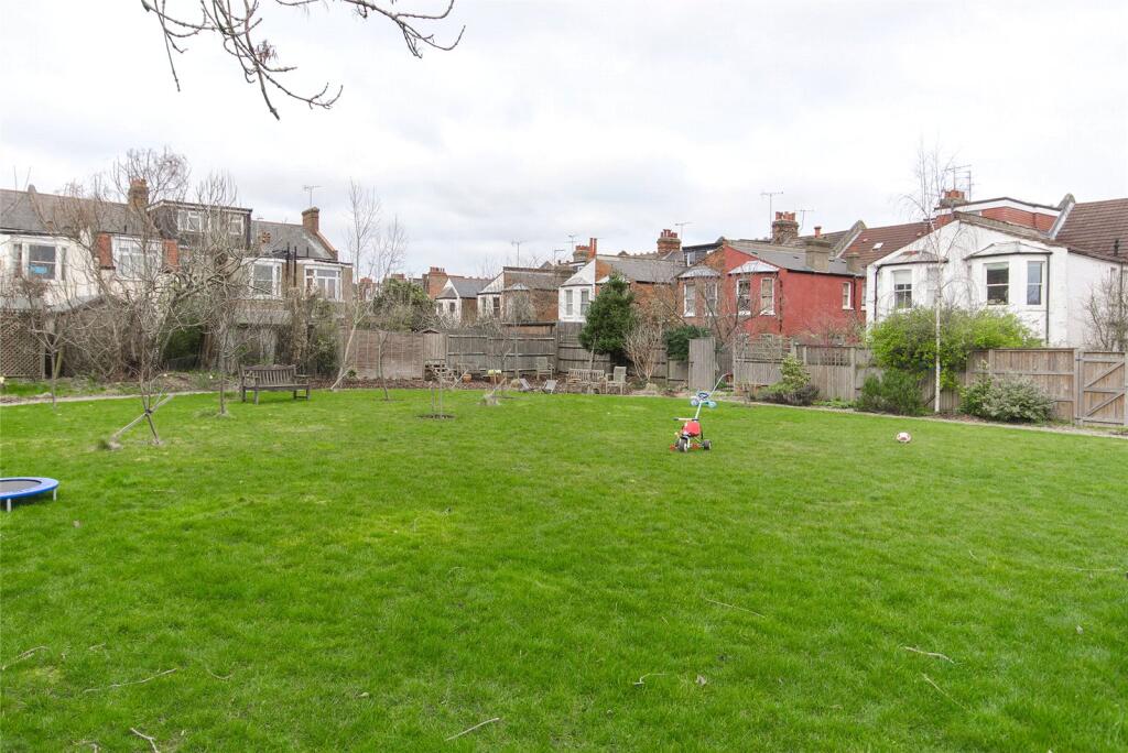 Communal Park C
