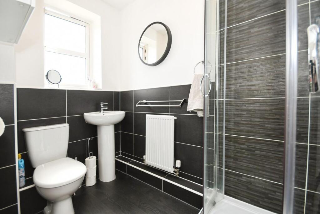 EN SUITE.jpg