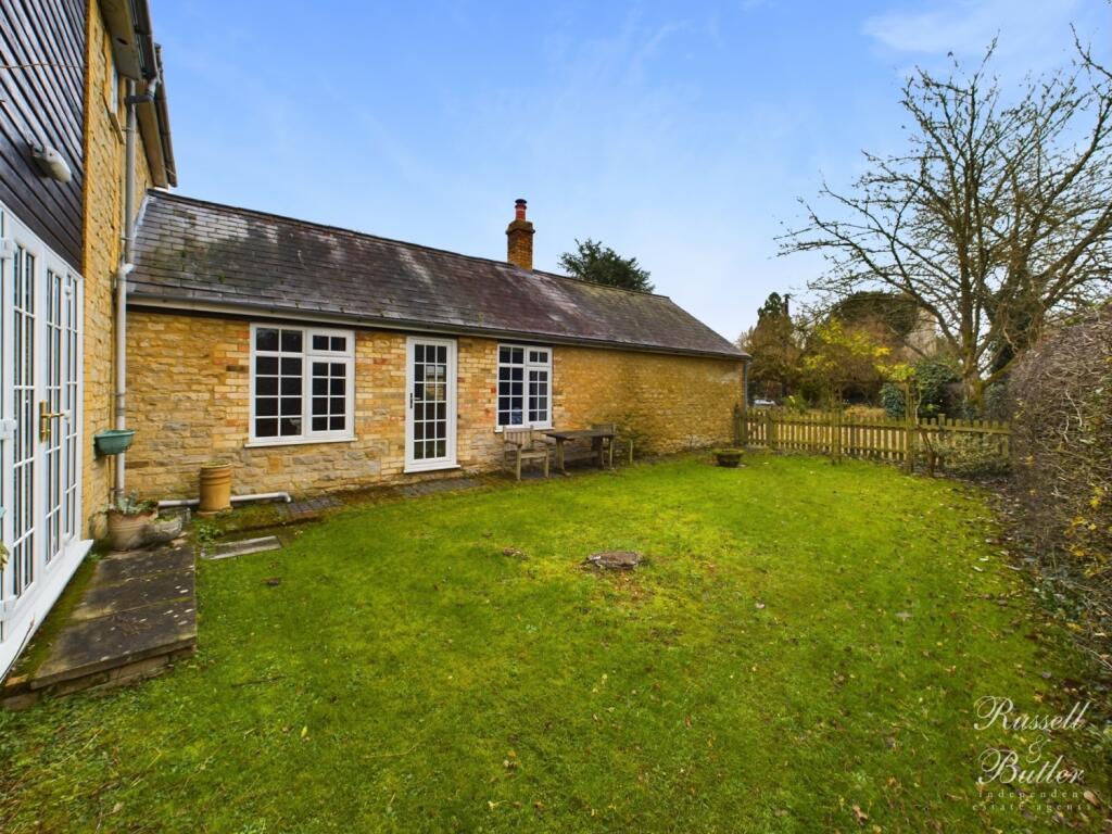 CAM02127G0-PR0228-STILL041