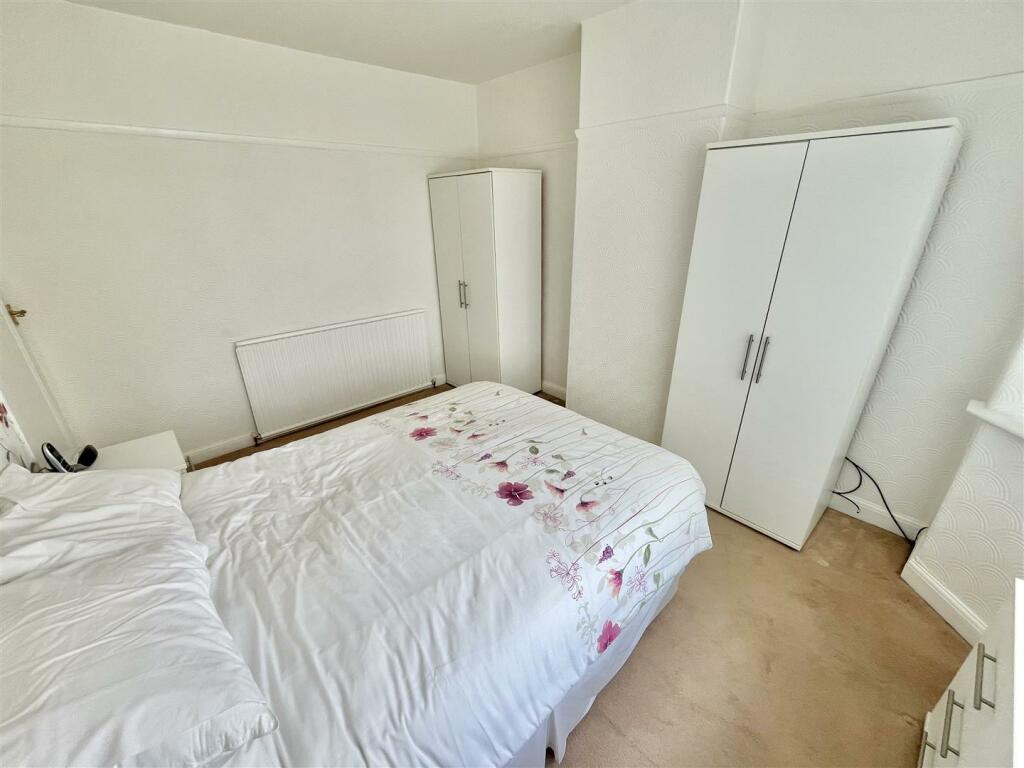 Bedroom 1 Aspect 3.jpg