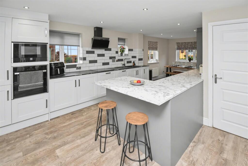 Osprey Drive, Priors Hall Park, NN17 5FR