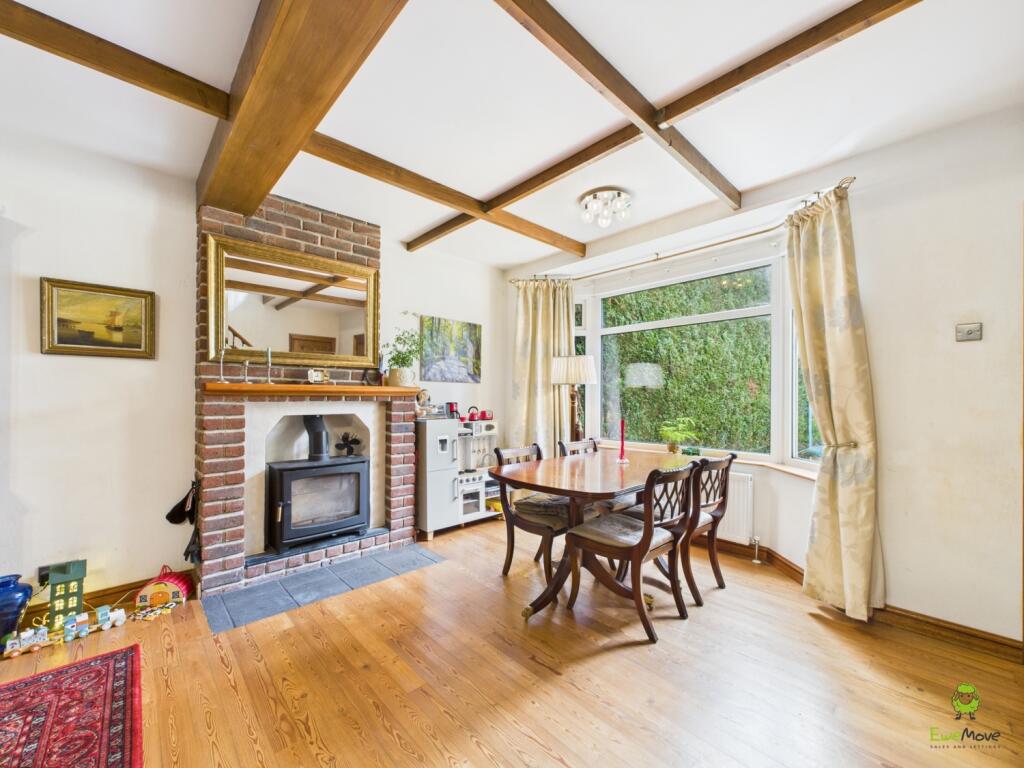 CAM03779G0-PR0310-STILL019