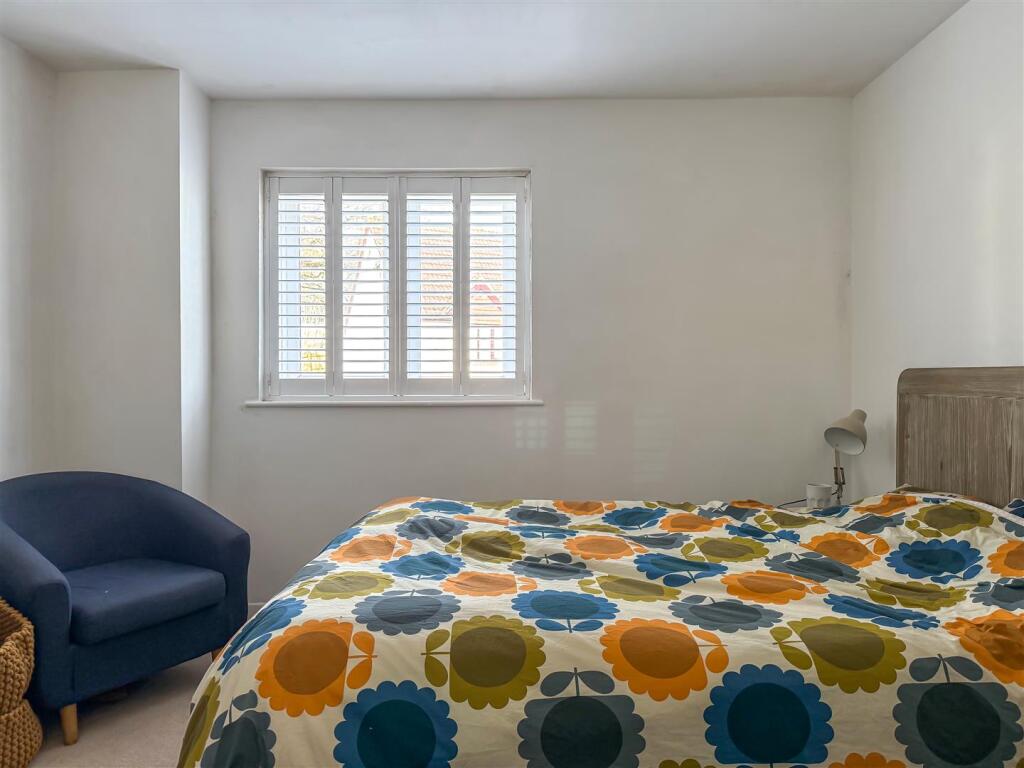 The Grange, Portishead Bed 1b.jpg