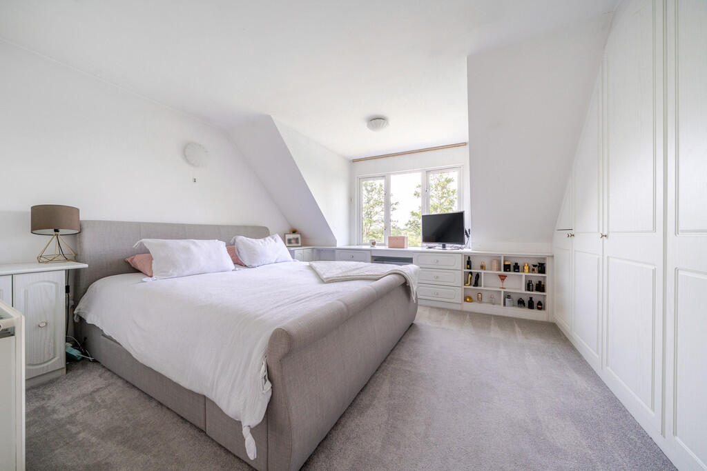 1310557-7-685532b...