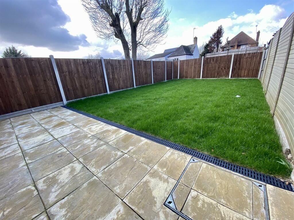 PRIVATE REAR GARDEN