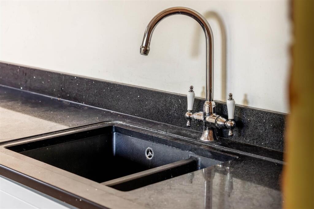 The Old Farmhouse (Old Leake)-24.jpg