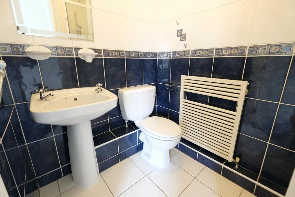 ENSUITE SHOWER ROOM