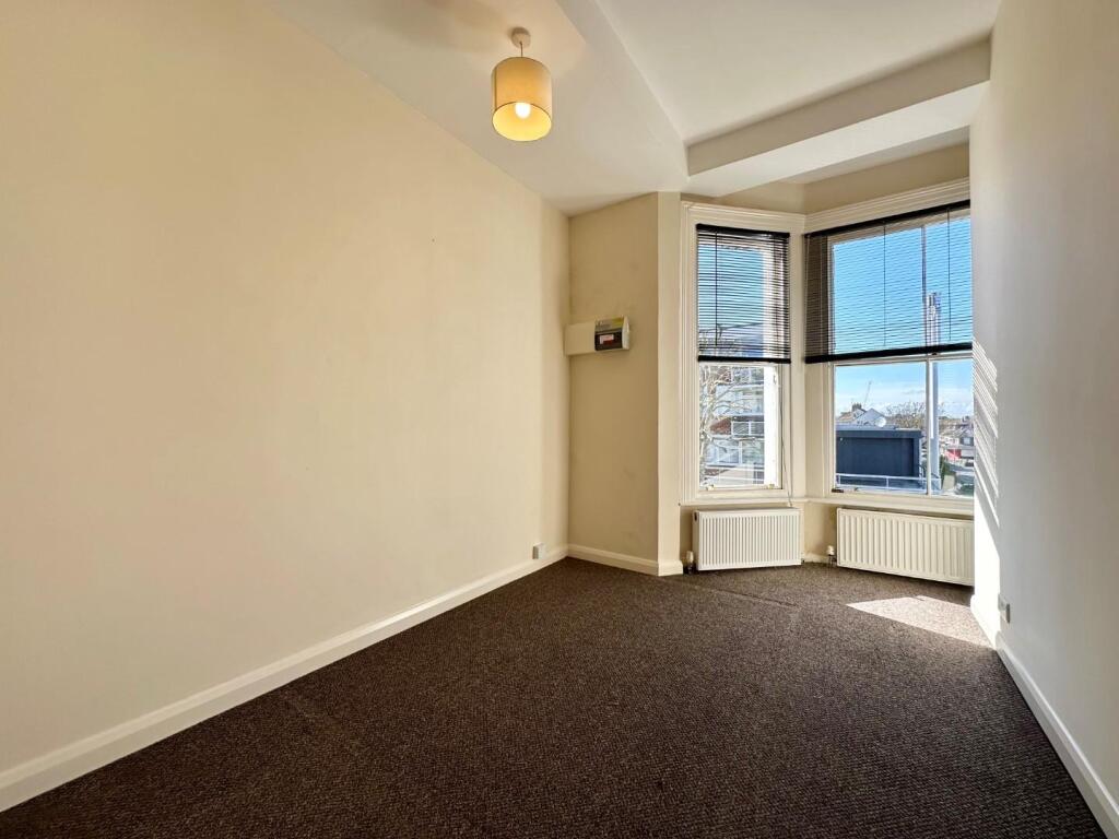 bedroom1.jpg