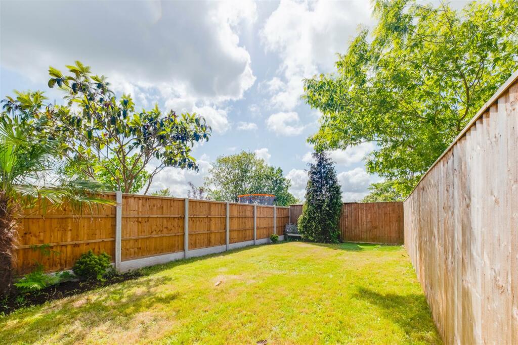 Constables New Heyes-2-24.jpg