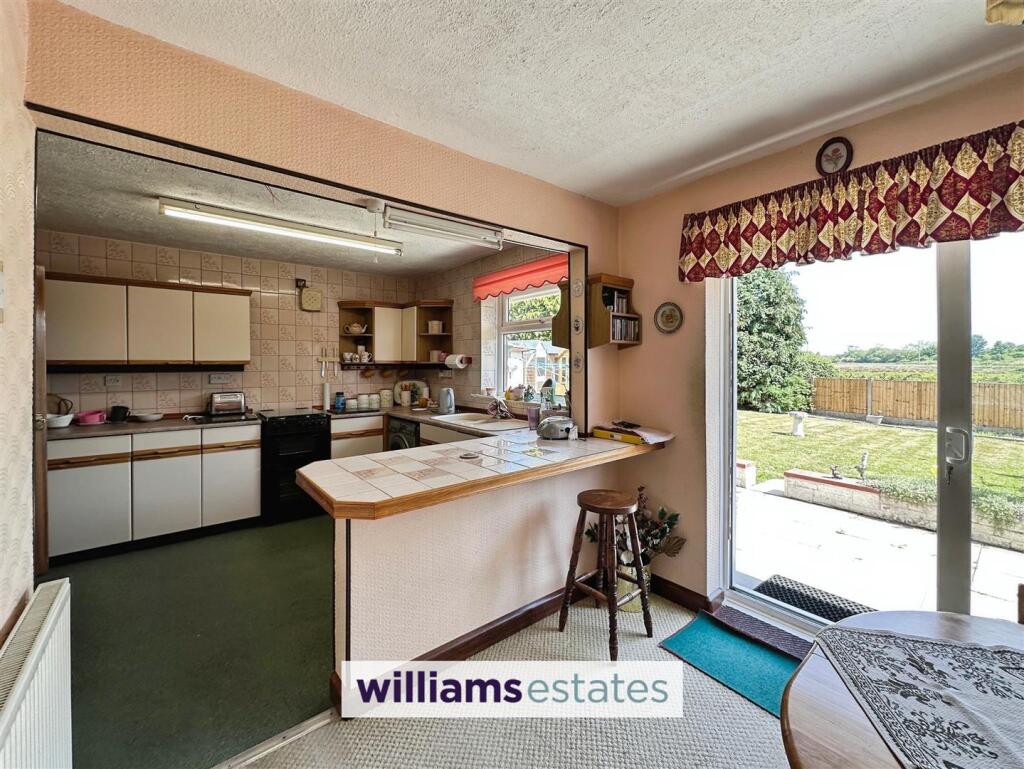 Diner/Kitchen
