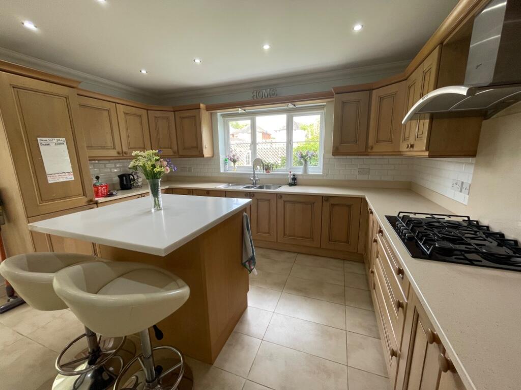 KITCHEN REV