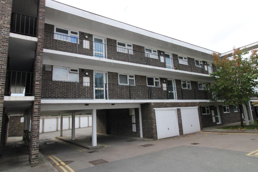 Burwood Court, Goldlay Avenue, Chelmsford