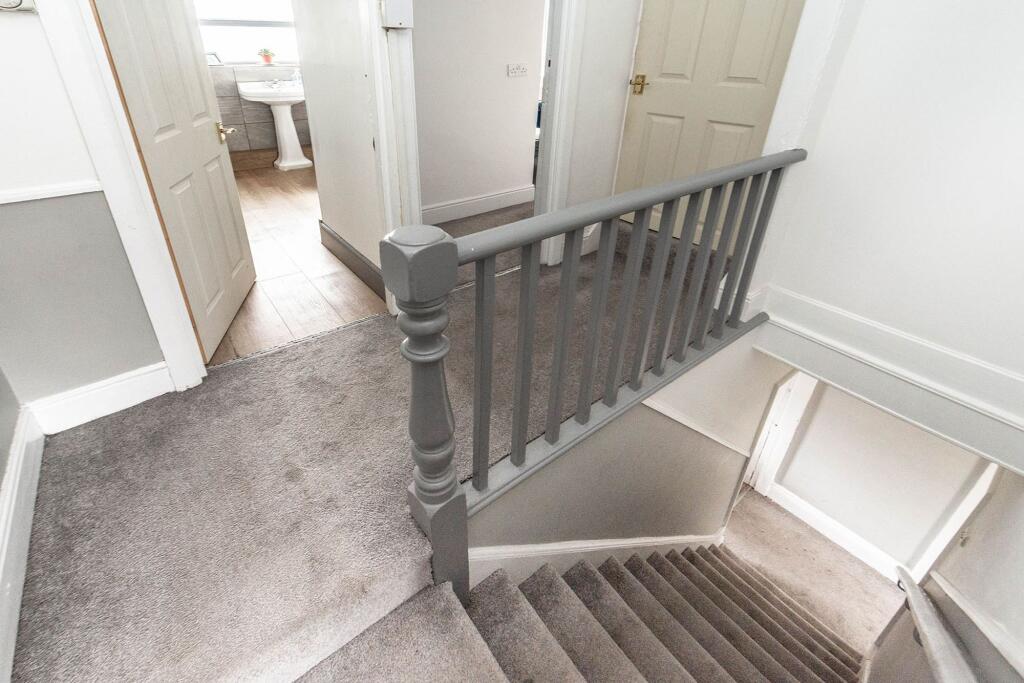 ENTRY WAY AND LANDING