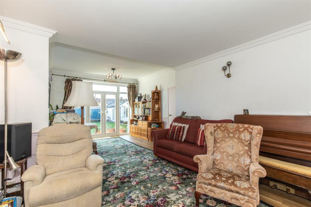 2 Balcombe Avenue30.jpg