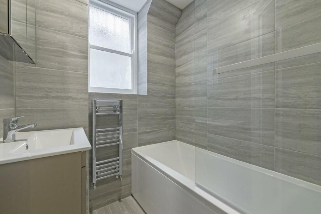 BATHROOM 1.jpg