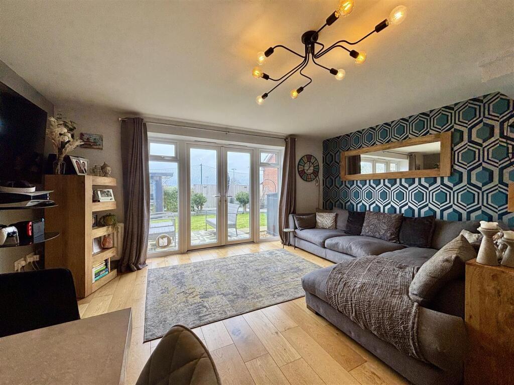 Lounge / Dining Room