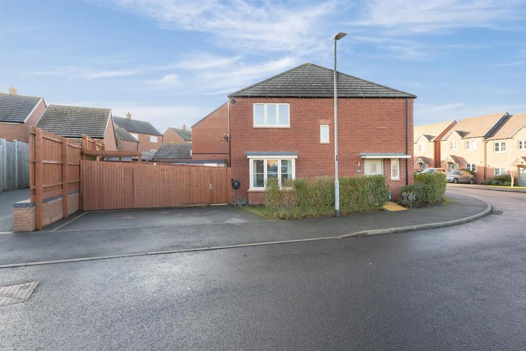 1 Dale Close, Lutterworth (15).jpg
