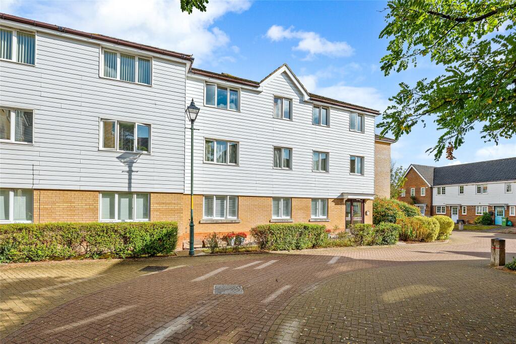 Paddock Close, Edenbridge, Kent, TN8