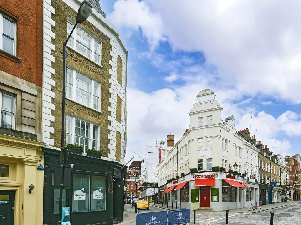 Upper St Martins Lan