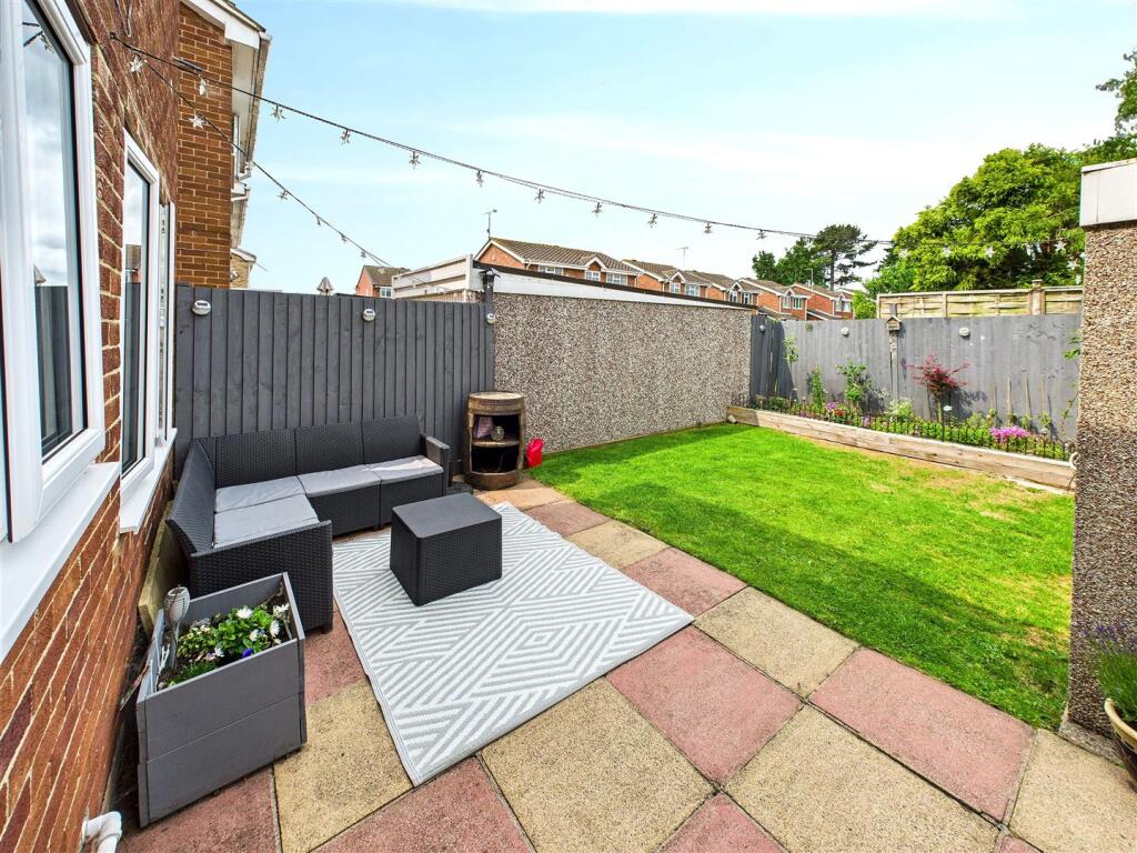 Waverley Lane, Burton-on-Trent (2).jpg