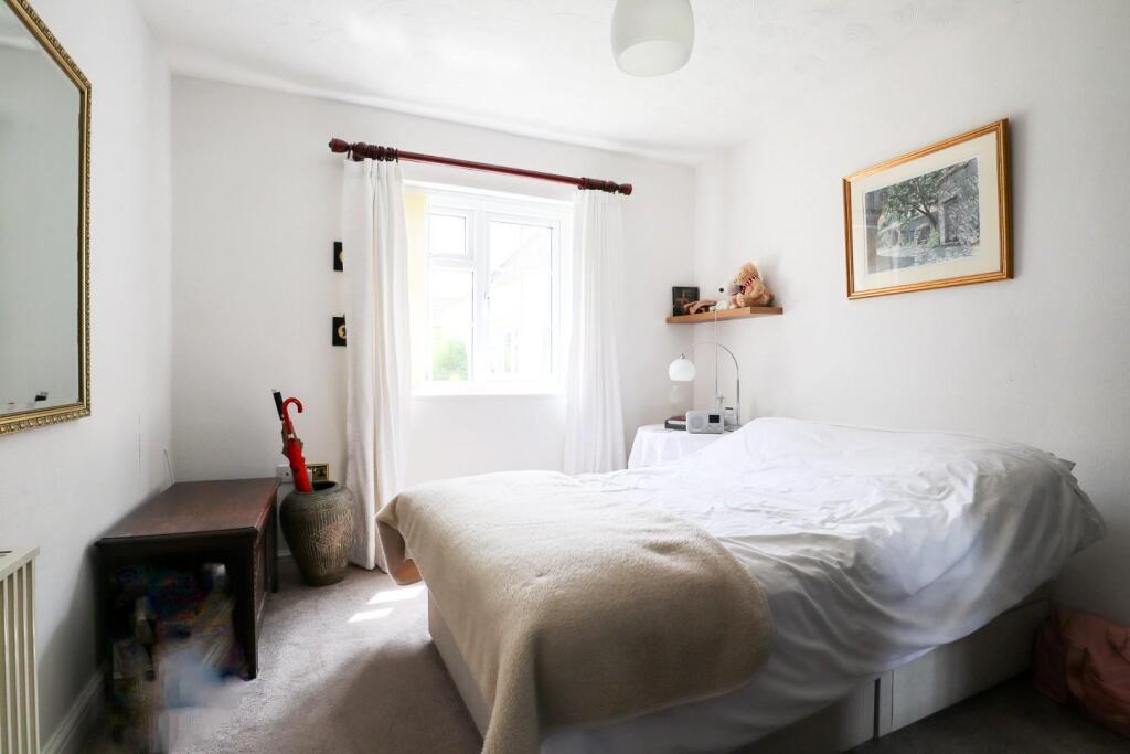 Bedroom 1.jpg