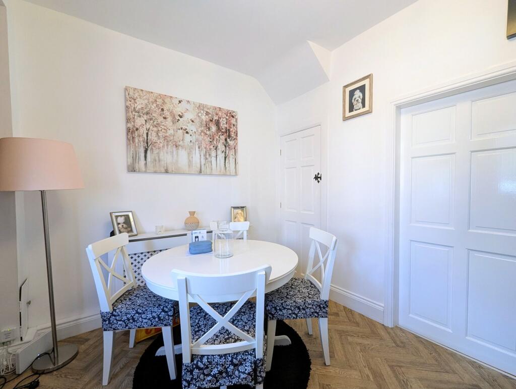 Kitchen &amp; Dining