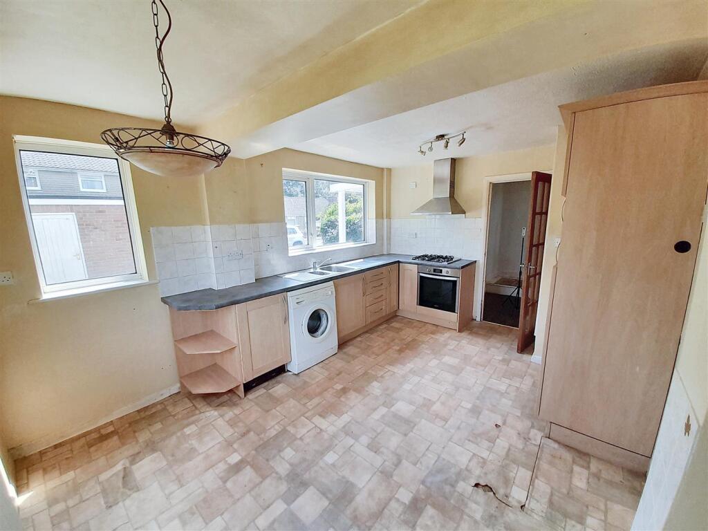 Kitchen breakfast room new.jpg