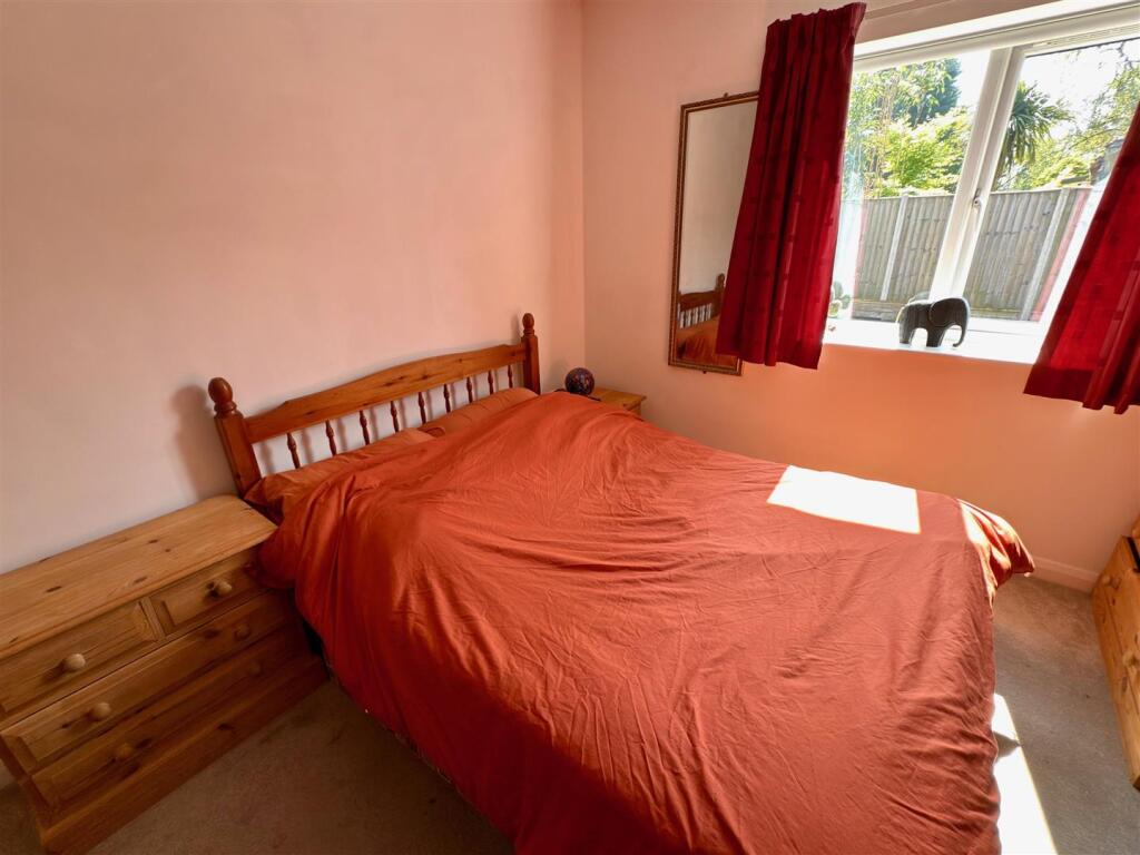 Bed 3.jpg