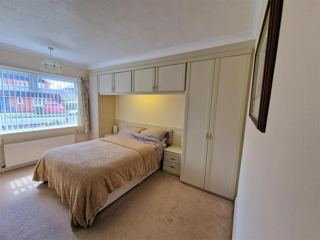 Bedroom: