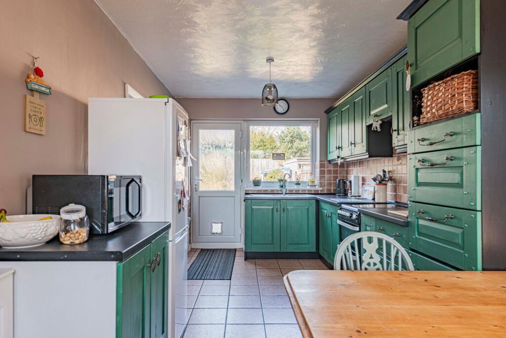 Kitchen/Dining Room (2)