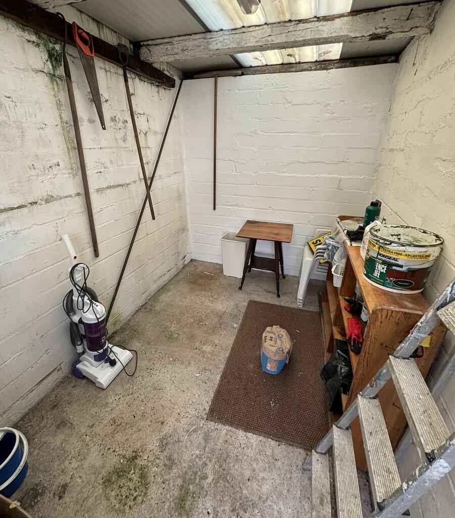 Shed (1)