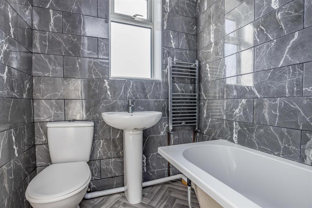 62 Lynn Road, Fratton-Small-PorticoMarketing-SoldB