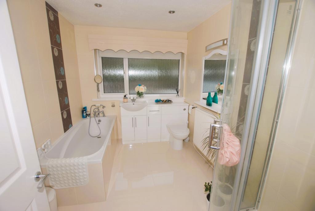 En Suite Bathroom
