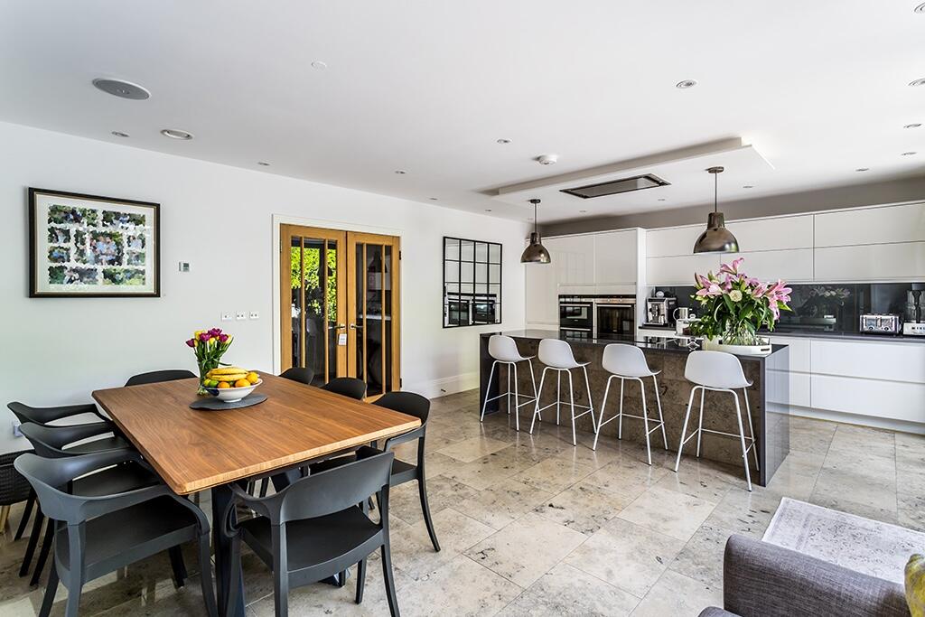Kitchen / Dining